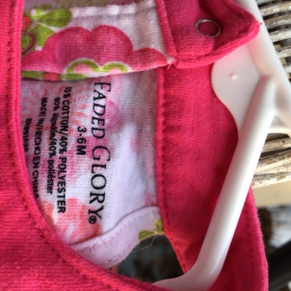 Cute, Fushia Pink,& White, Flowered Tunic/Dress, EUC & Matching onesie 3-6mnths - Picture 3 of 7